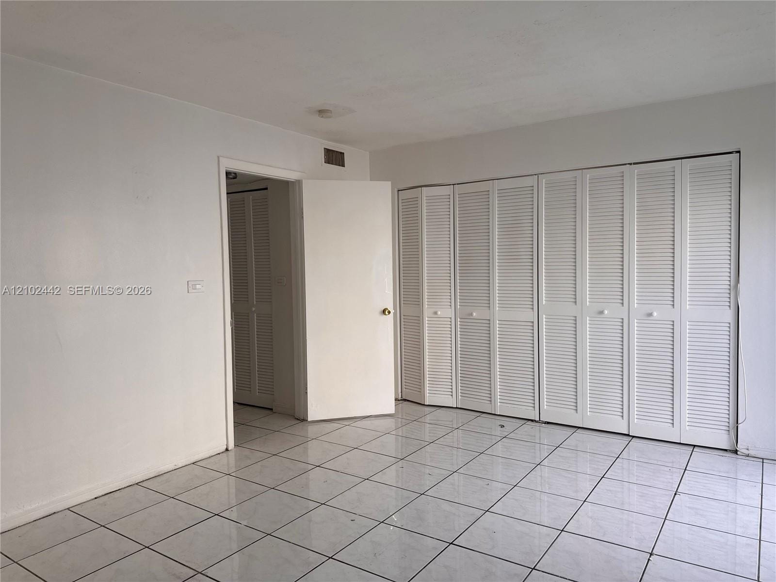 16215 NE 18th Court 104 — photo 5