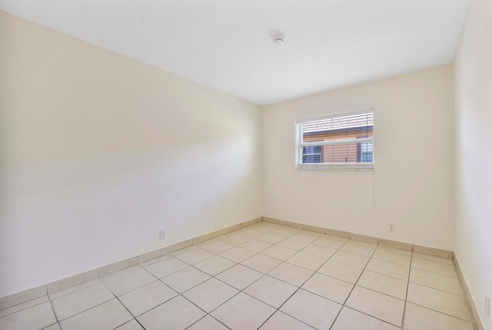 2 bedroom home for sale at 251 40th, Oakland Park, FL 33334 — $1,800