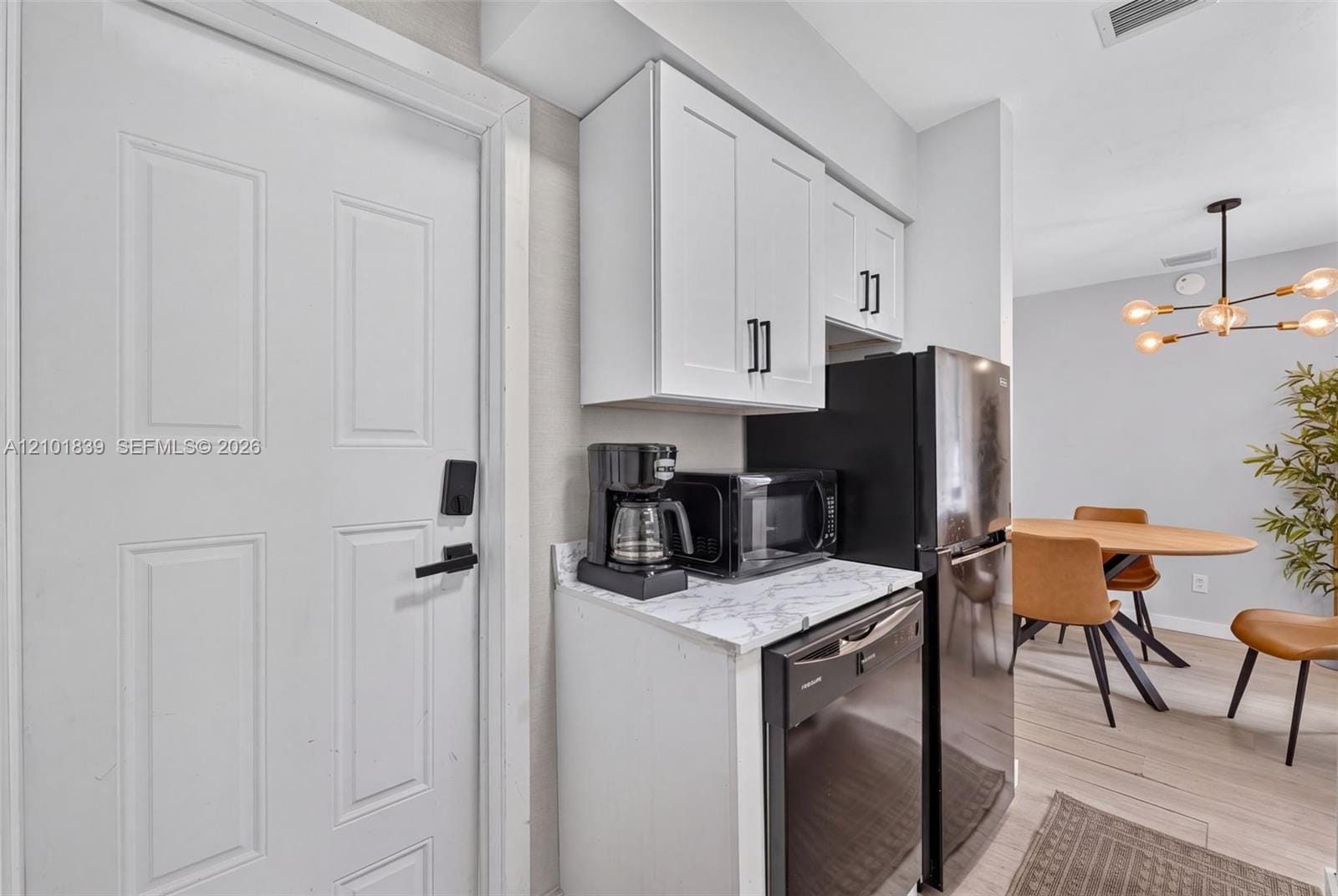 433 NW 15th Way, Fort Lauderdale, FL 33311 photo 6