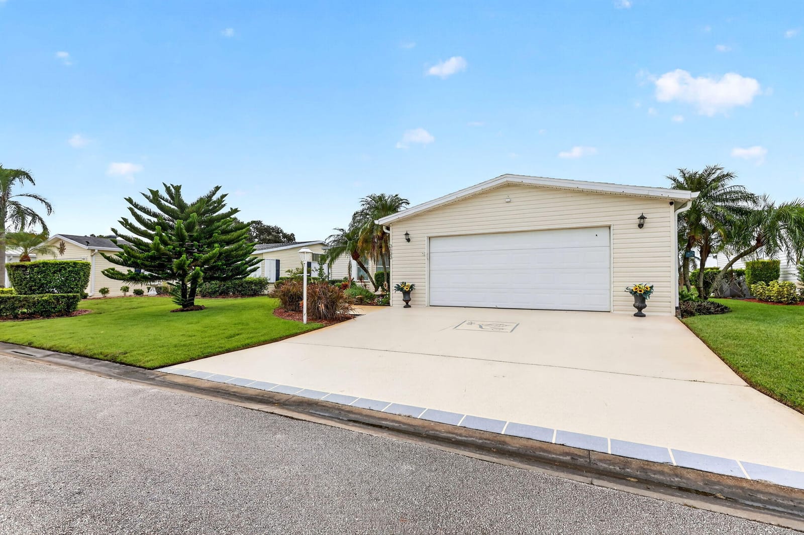 3123 SCARLET TANGER Court, Port St. Lucie, FL 34952 photo 2