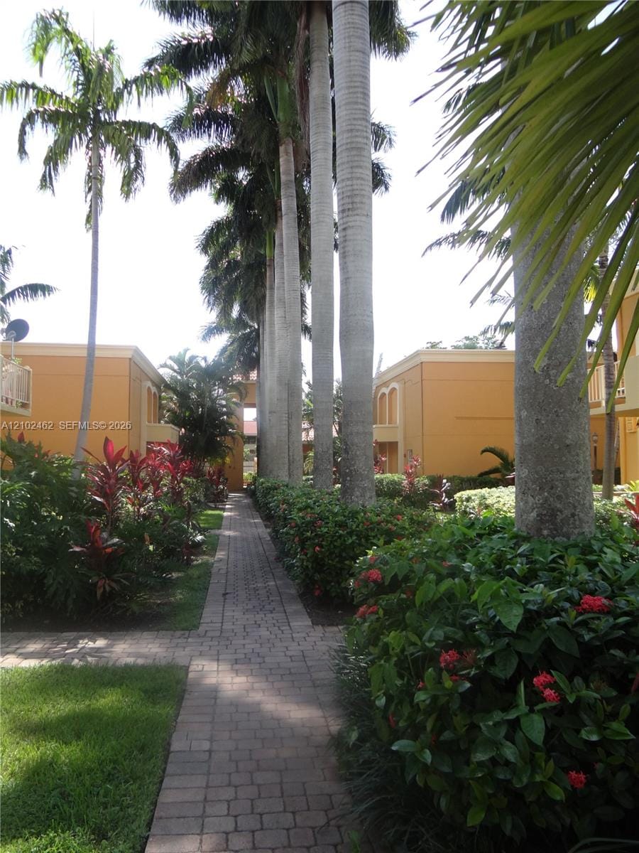 17901 NW 68th Avenue R207, Hialeah, FL 33015 photo 2