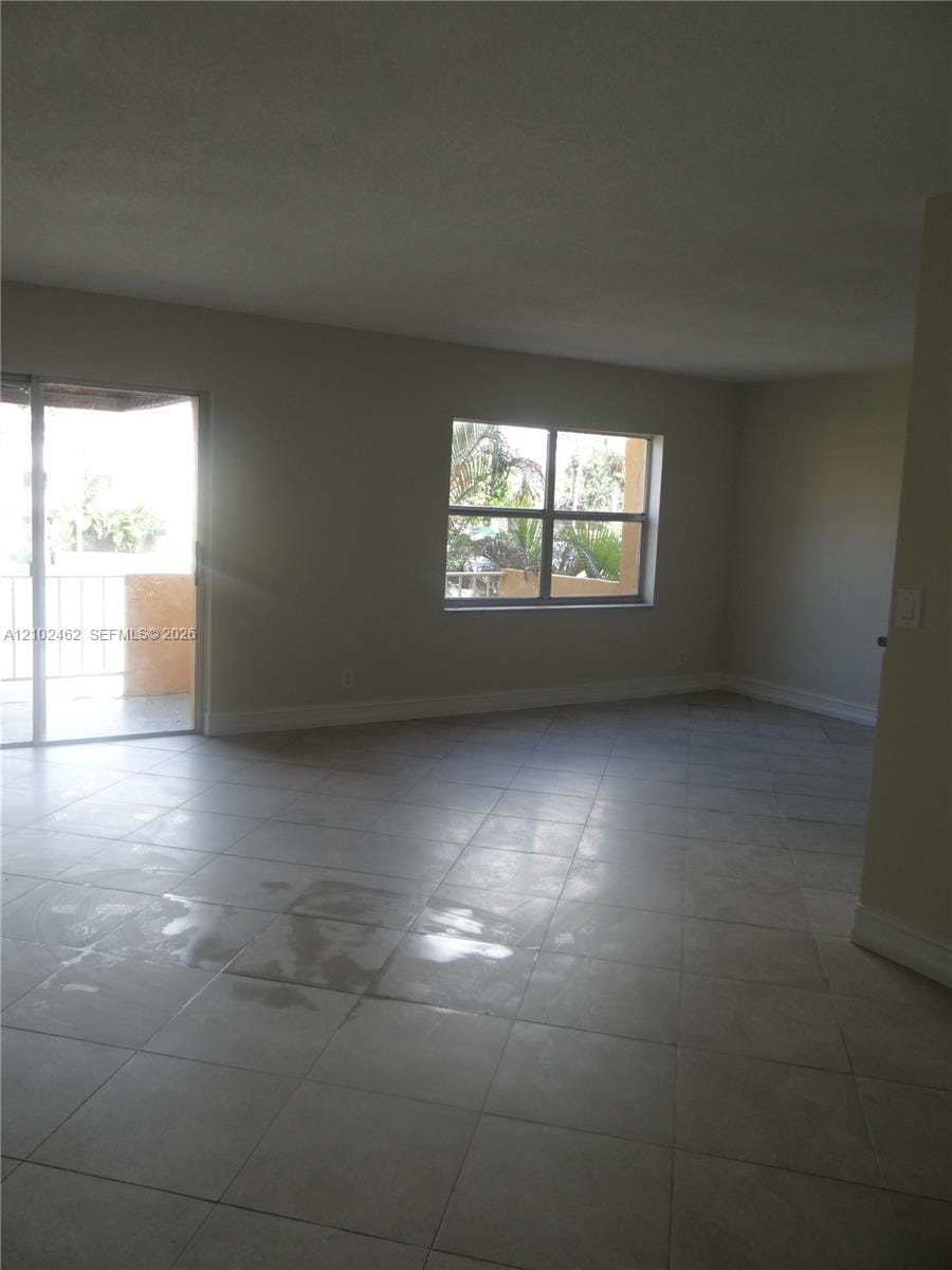 17901 NW 68th Avenue R207, Hialeah, FL 33015 photo 17