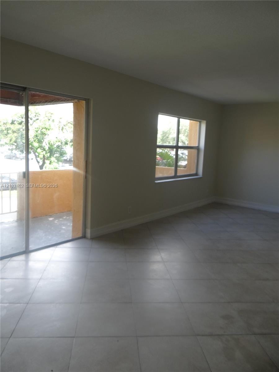 17901 NW 68th Avenue R207, Hialeah, FL 33015 photo 18