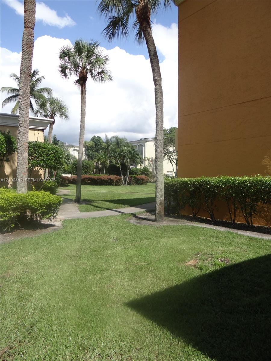 17901 NW 68th Avenue R207, Hialeah, FL 33015 photo 3