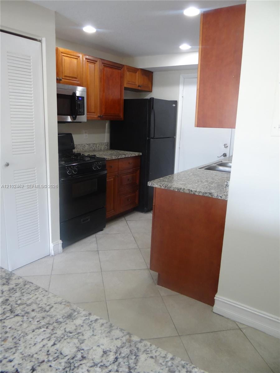 17901 NW 68th Avenue R207, Hialeah, FL 33015 photo 23