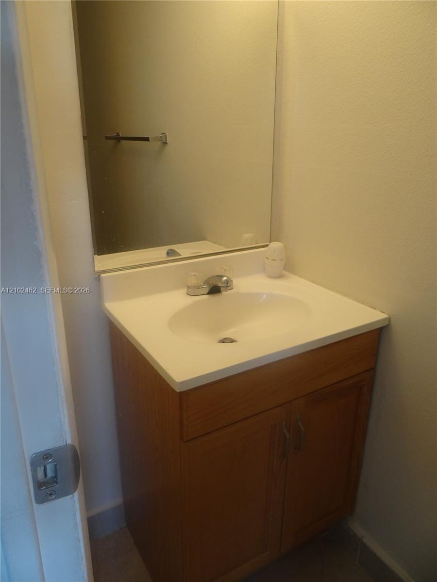17901 NW 68th Avenue R207, Hialeah, FL 33015 photo 4