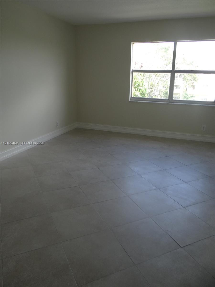 17901 NW 68th Avenue R207, Hialeah, FL 33015 photo 7