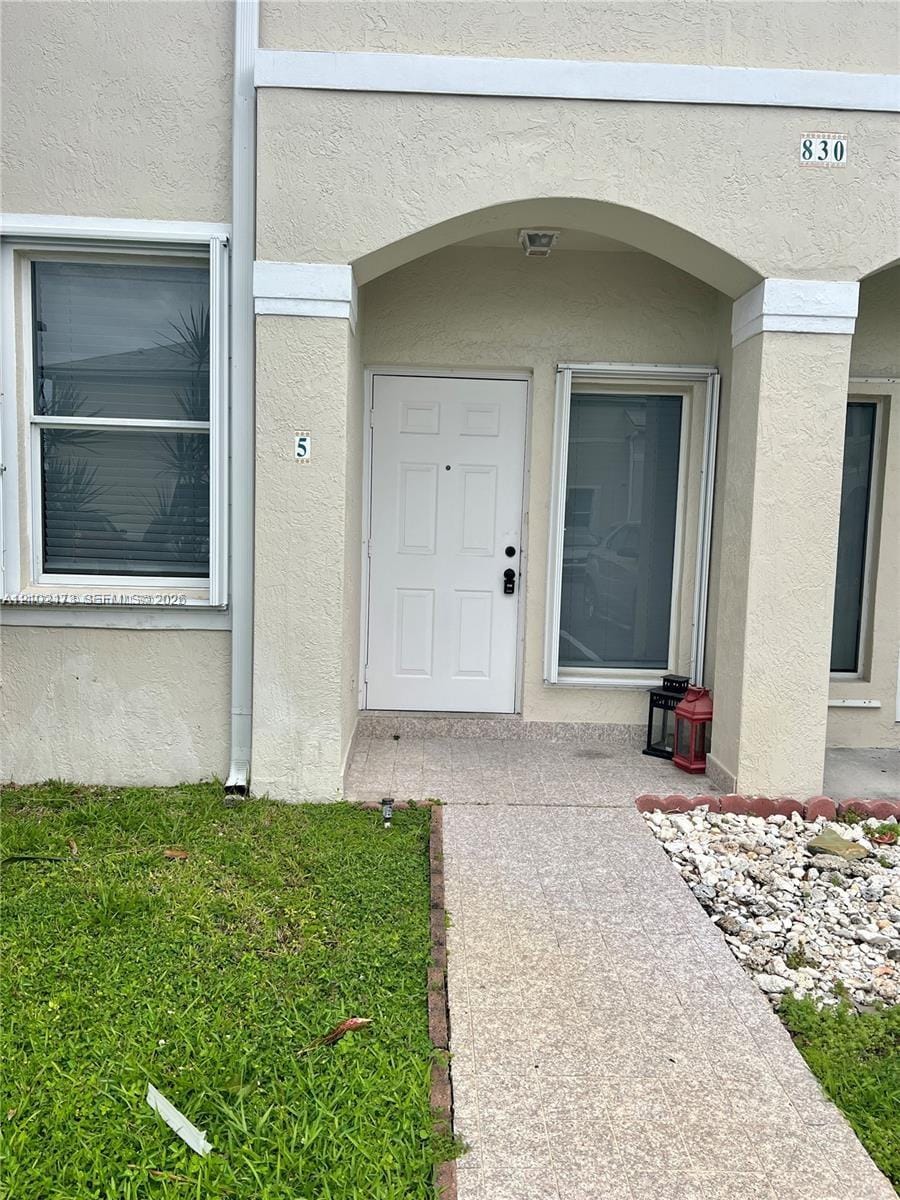 830 NE 212th Terrace 5, Miami, FL 33179