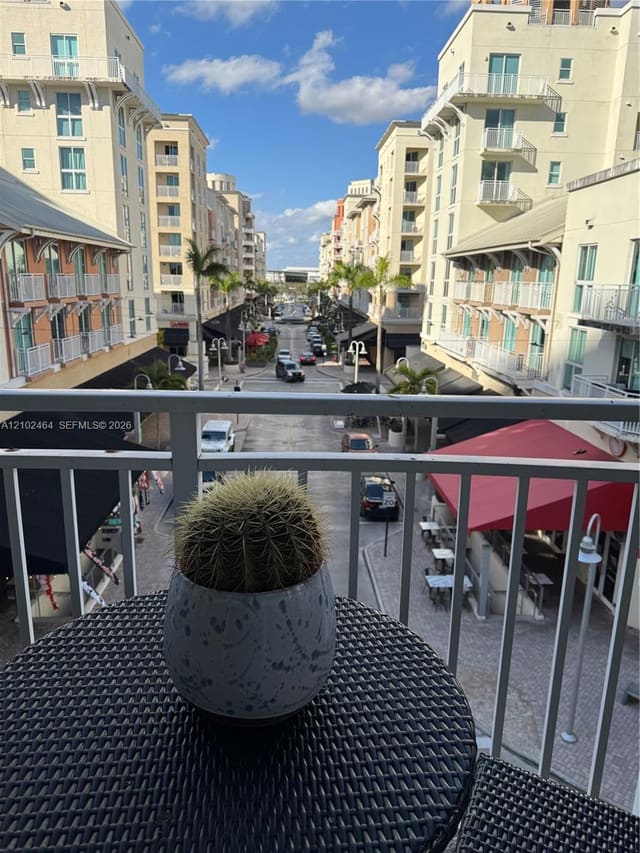 7275 SW 90th Way 301, Miami, FL 33156