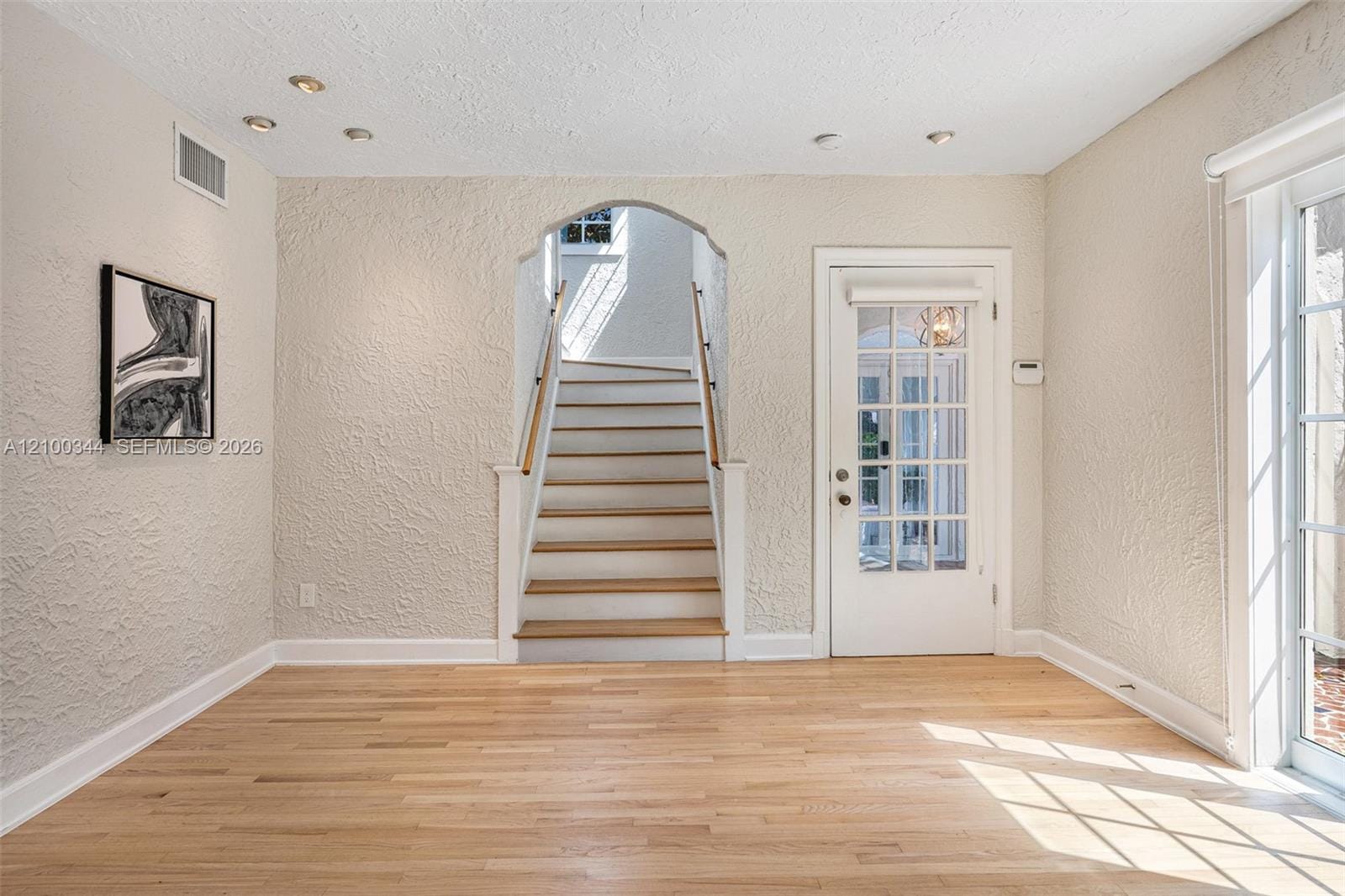 1209 La Mancha Avenue — photo 9