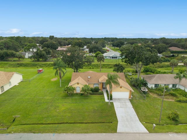 370 CAROL Drive NE, Palm Bay, FL 32907