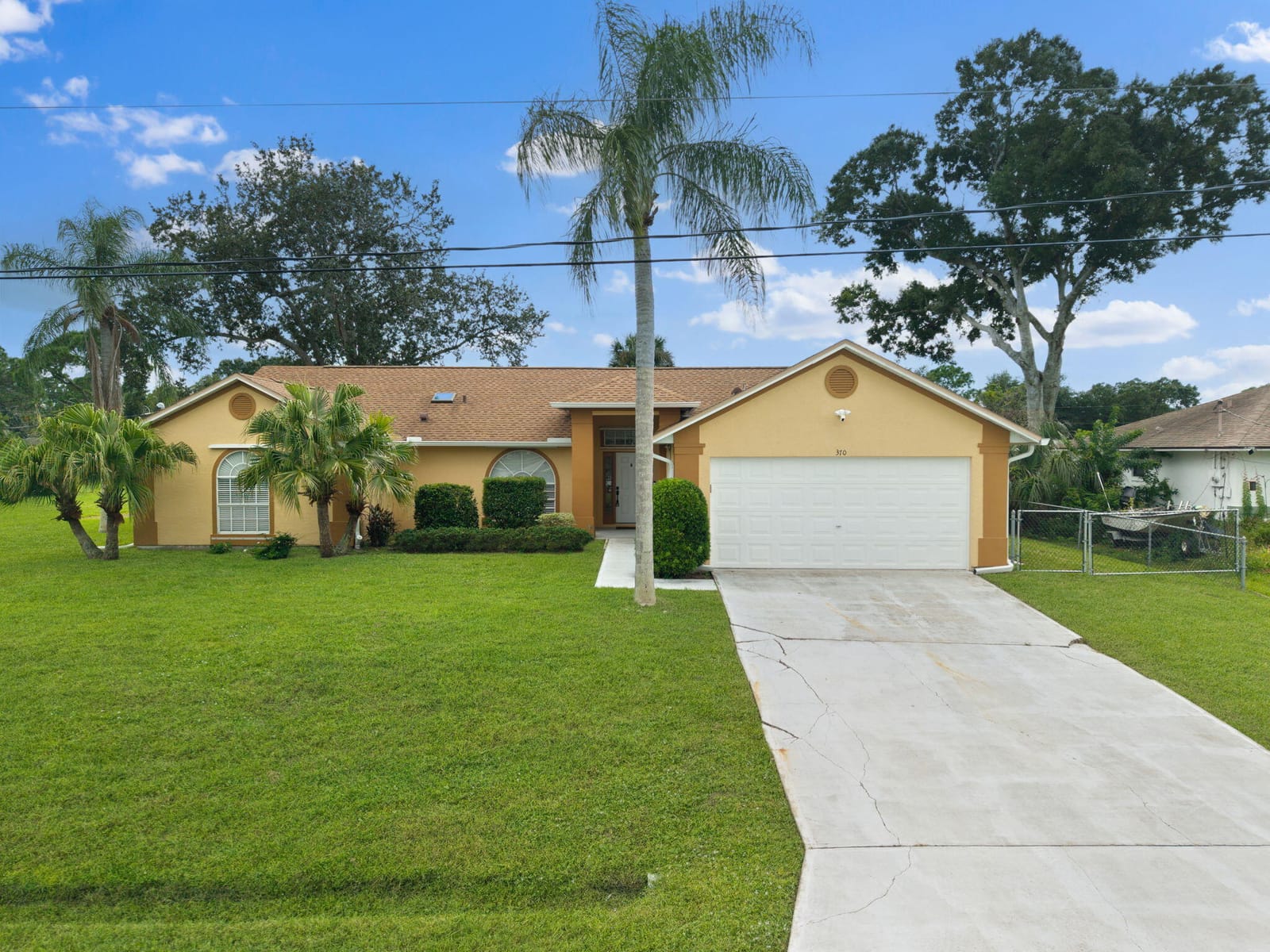370 CAROL Drive NE, Palm Bay, FL 32907 photo 2