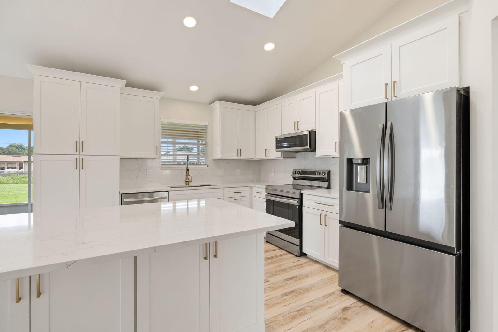 370 CAROL Drive NE, Palm Bay, FL 32907 photo 7