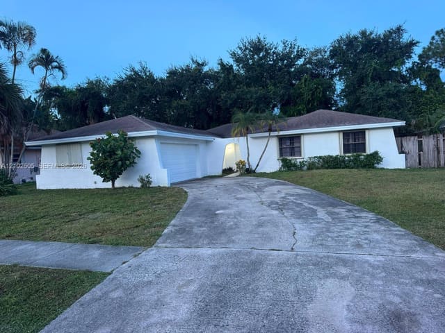 844 Ryanwood Drive #, West Palm Beach, FL 33413