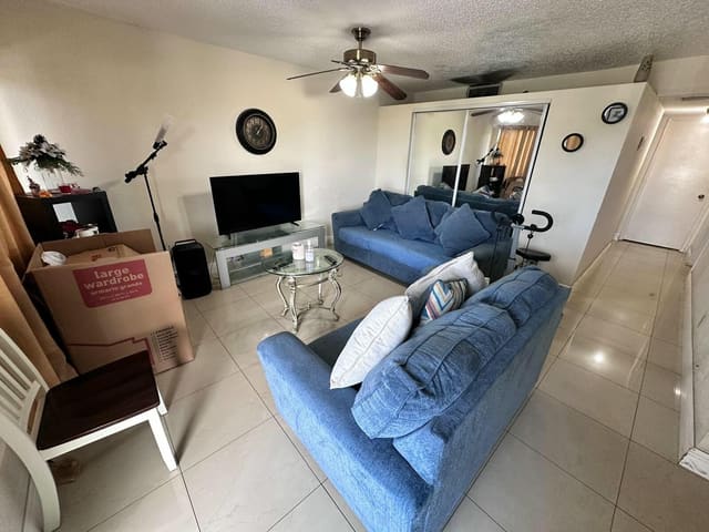 2200 Springdale Boulevard 303, Palm Springs, FL 33461