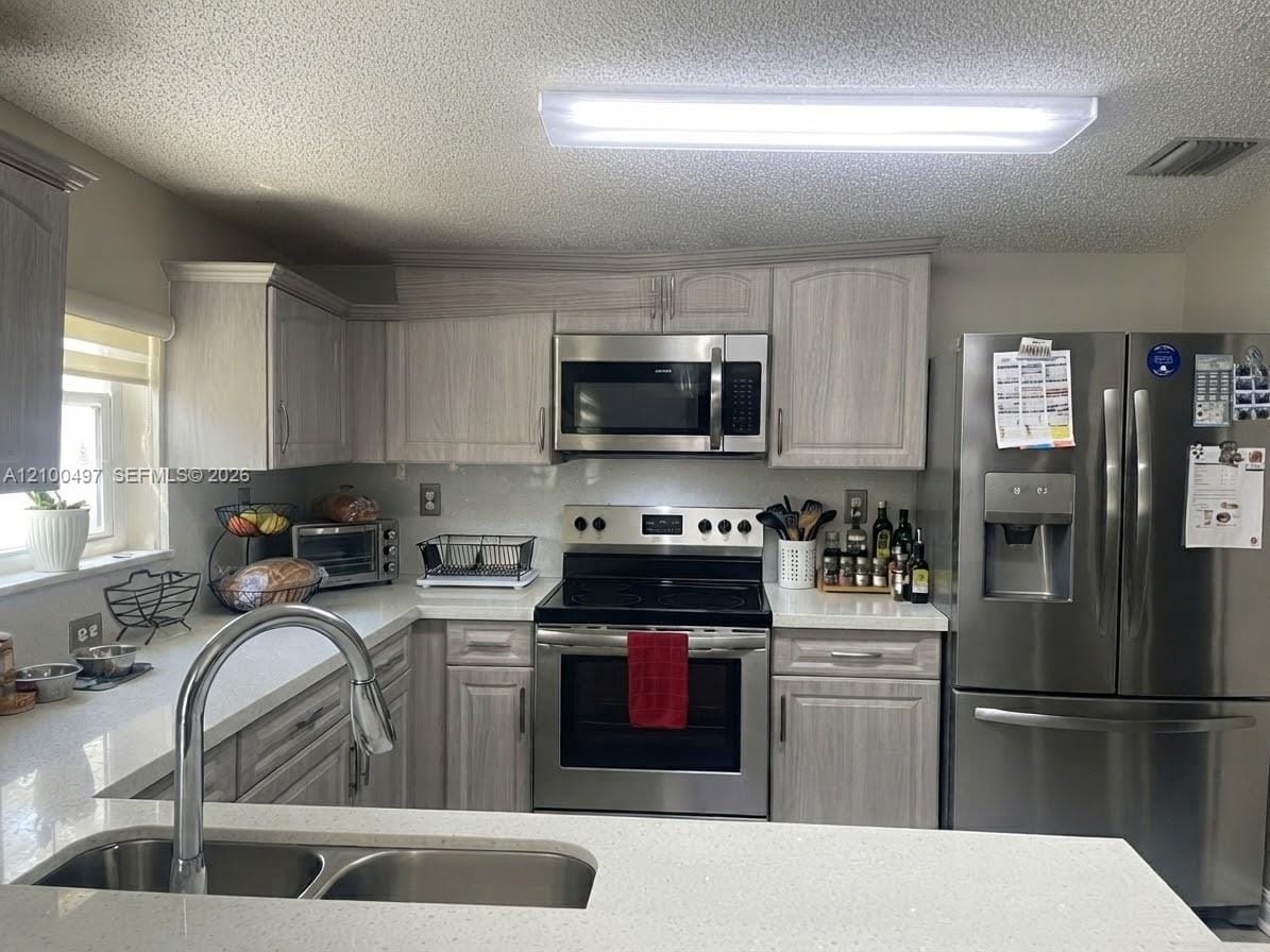 2400 SW 106th Avenue, Miramar, FL 33025 photo 6