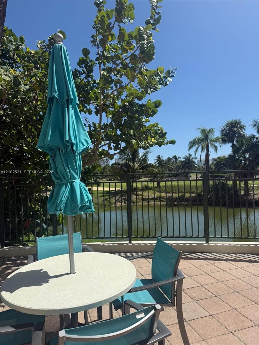 19501 W Country Club Drive 308, Aventura, FL 33180 photo 2