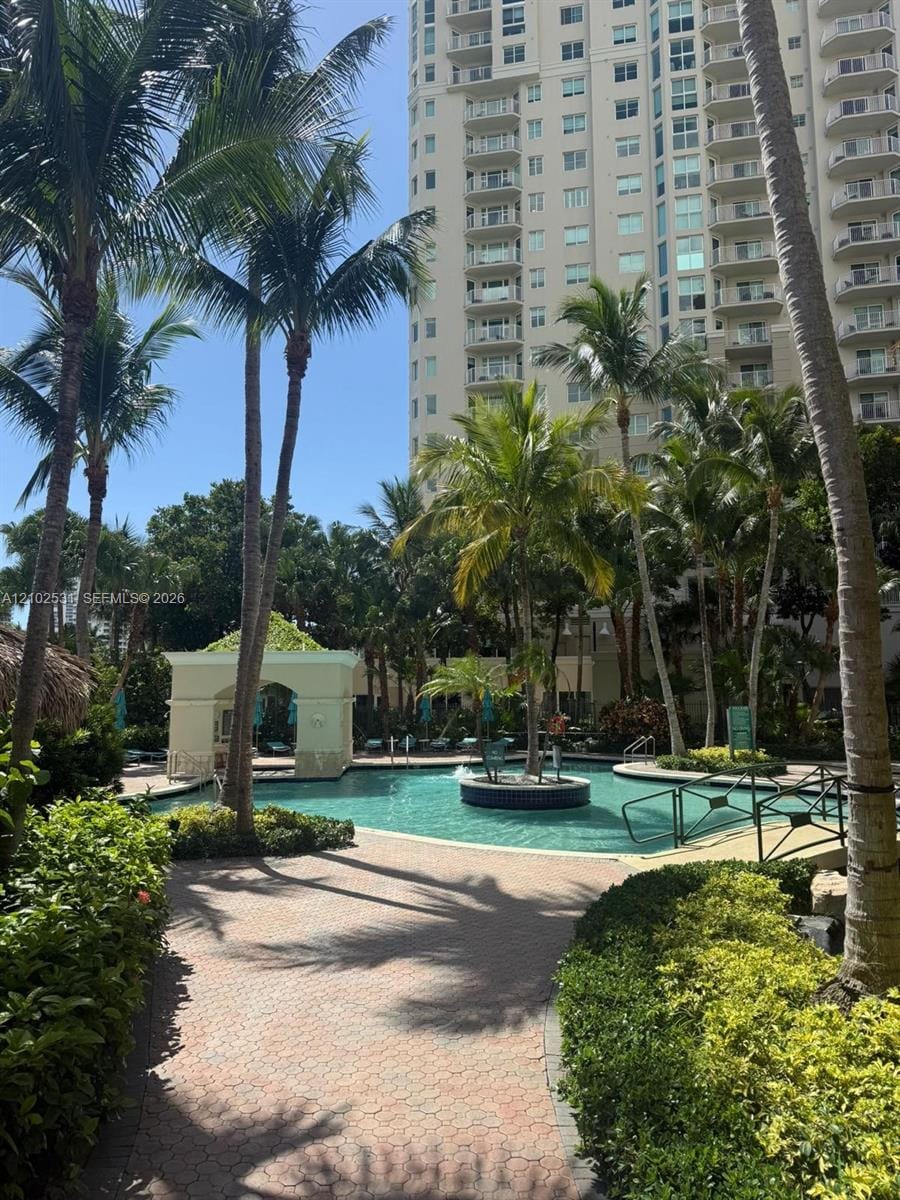 19501 W Country Club Drive 308, Aventura, FL 33180 photo 4