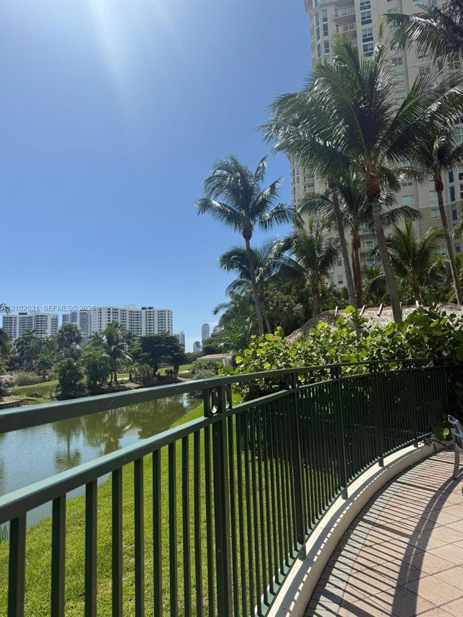 19501 W Country Club Drive 308, Aventura, FL 33180 photo 5