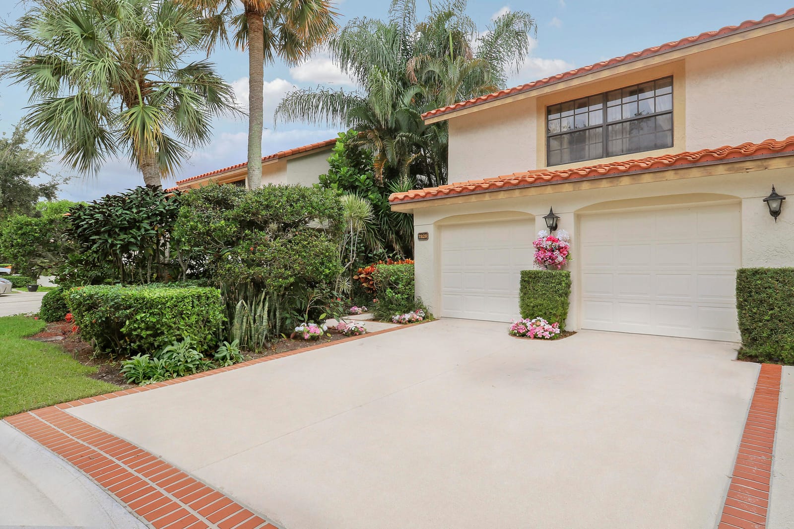 7828 LA MIRADA Drive — photo 2