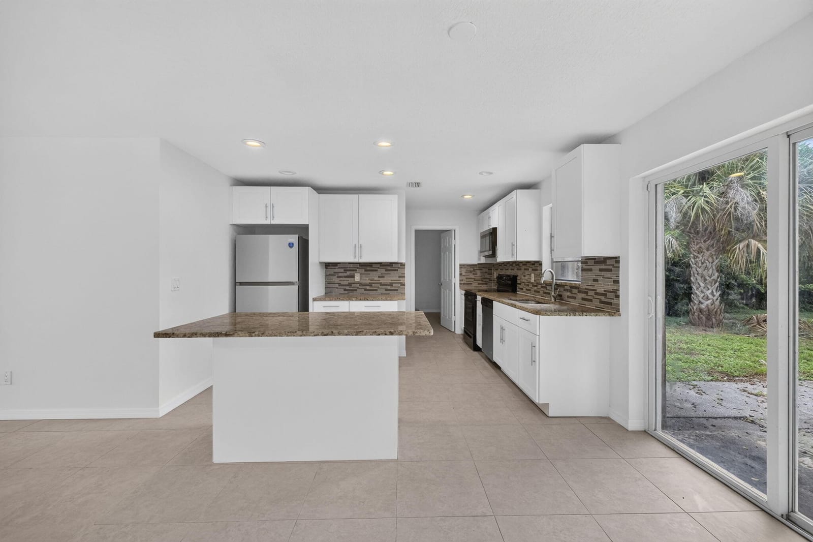 913 SE 10TH Street — photo 9