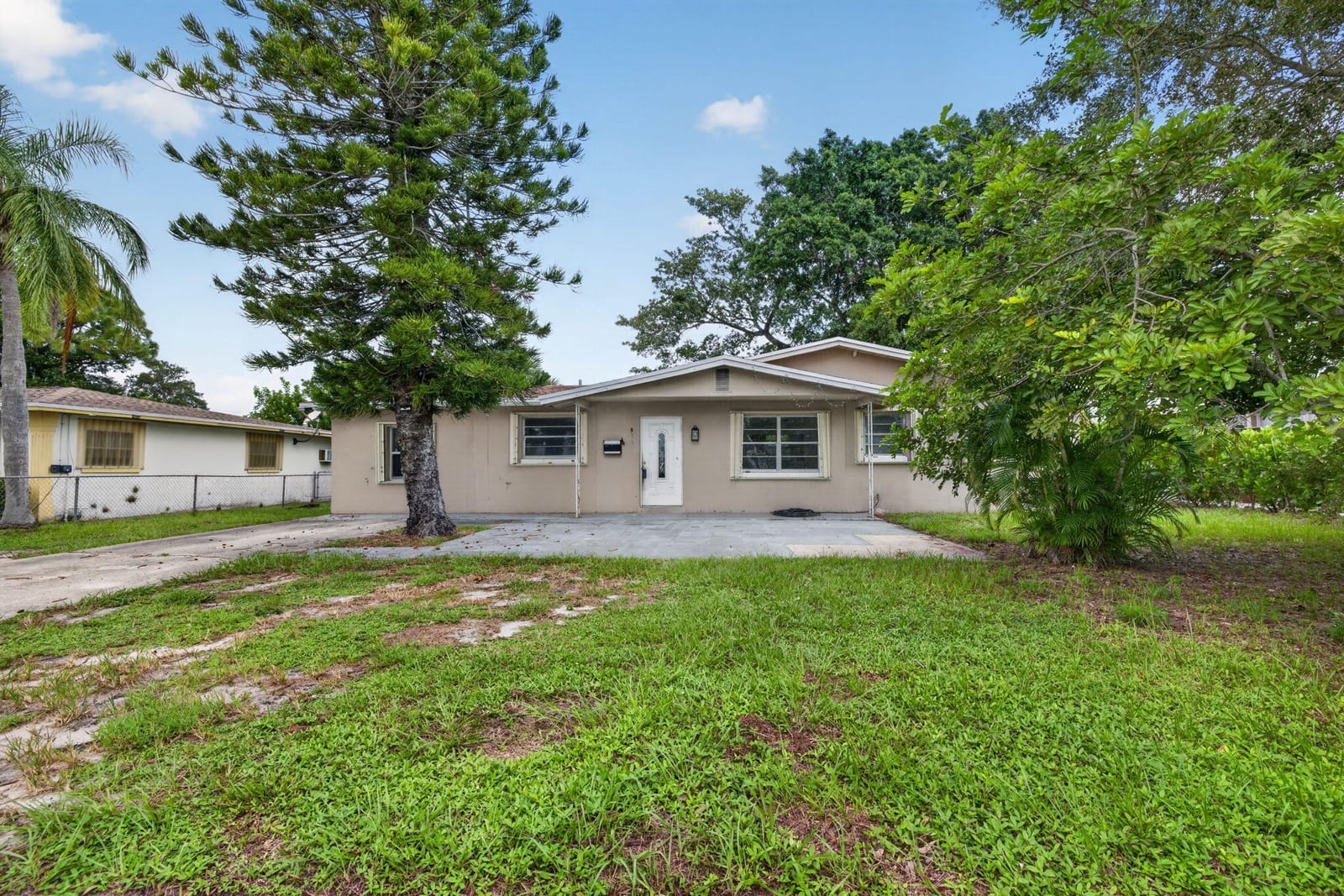 3 bedroom home for sale at 913 10TH, Stuart, FL 34994 — $2,600