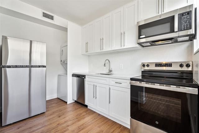 825 85th Street 4, Miami Beach, FL 33141