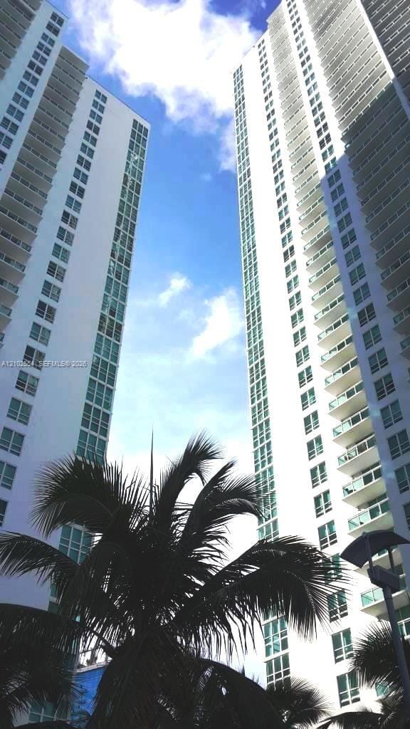 950 Brickell Bay Drive 4005, Miami, FL 33131 photo 2