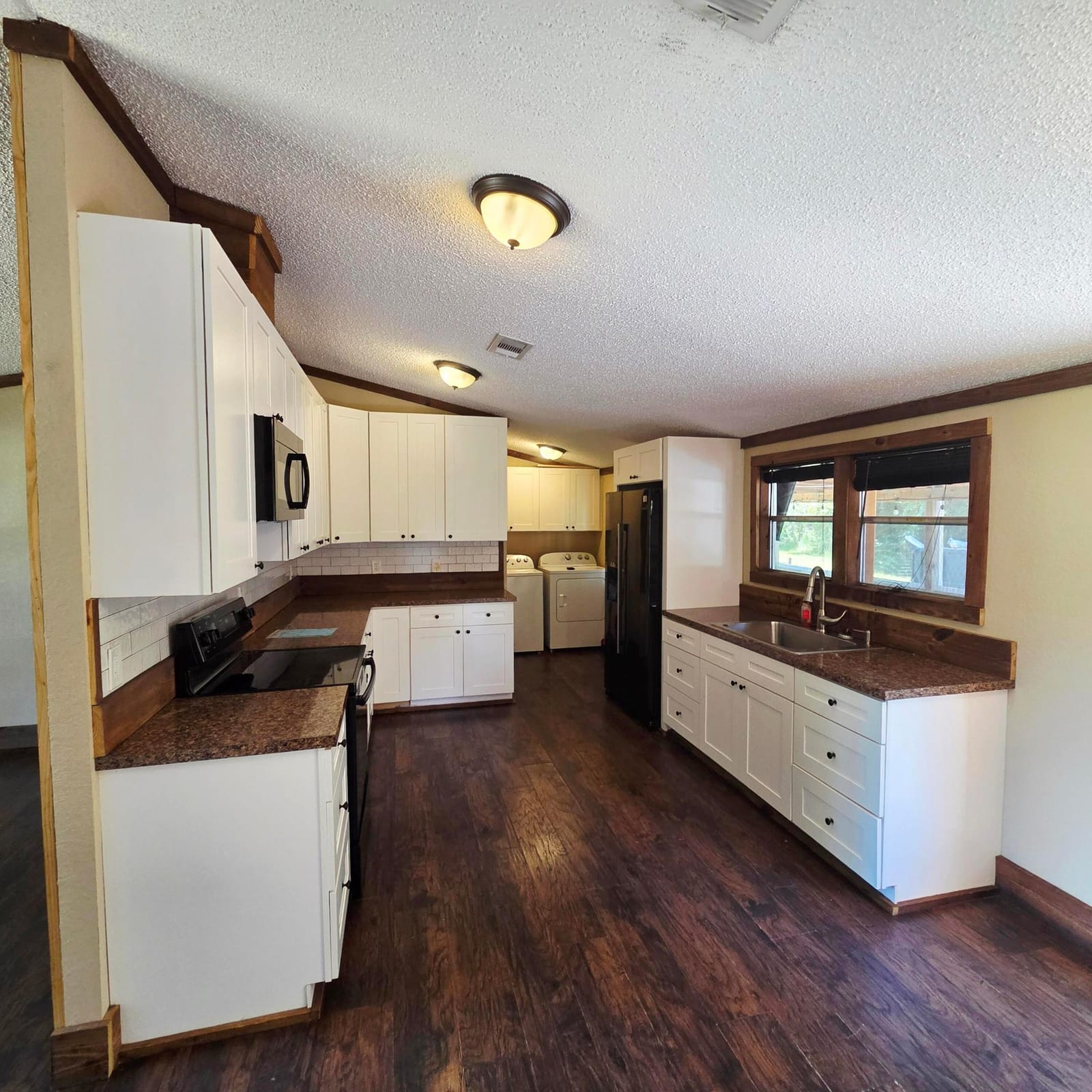 1761 SW 40TH Drive — photo 3