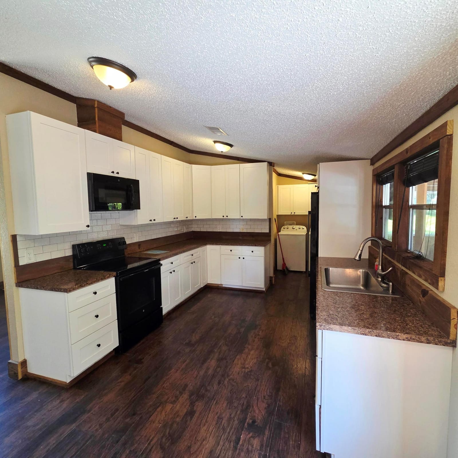 1761 SW 40TH Drive — photo 4