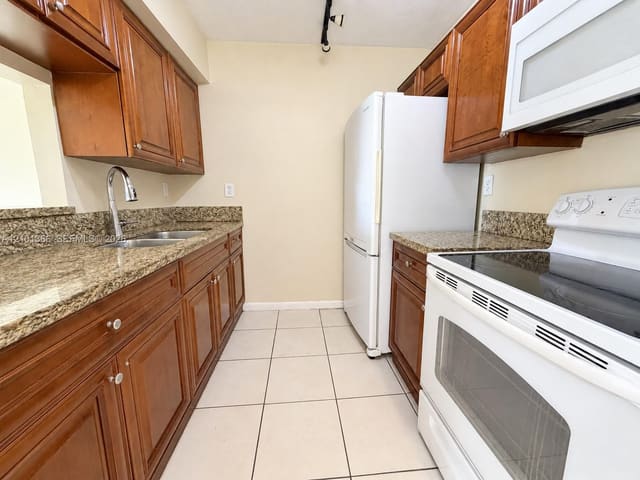 230 NW 107th Avenue 210, Miami, FL 33172