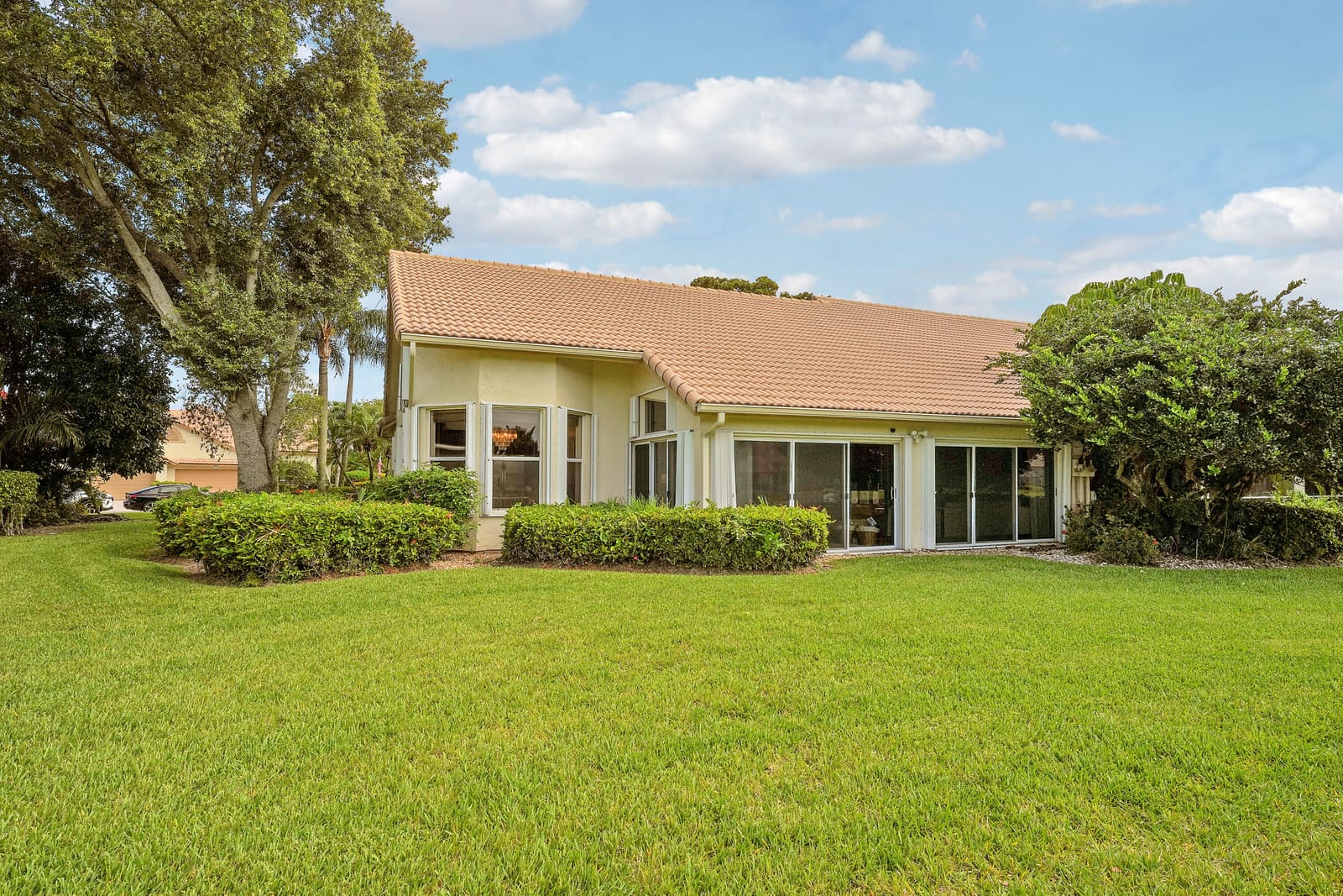 7136 ASHFORD Lane — photo 4