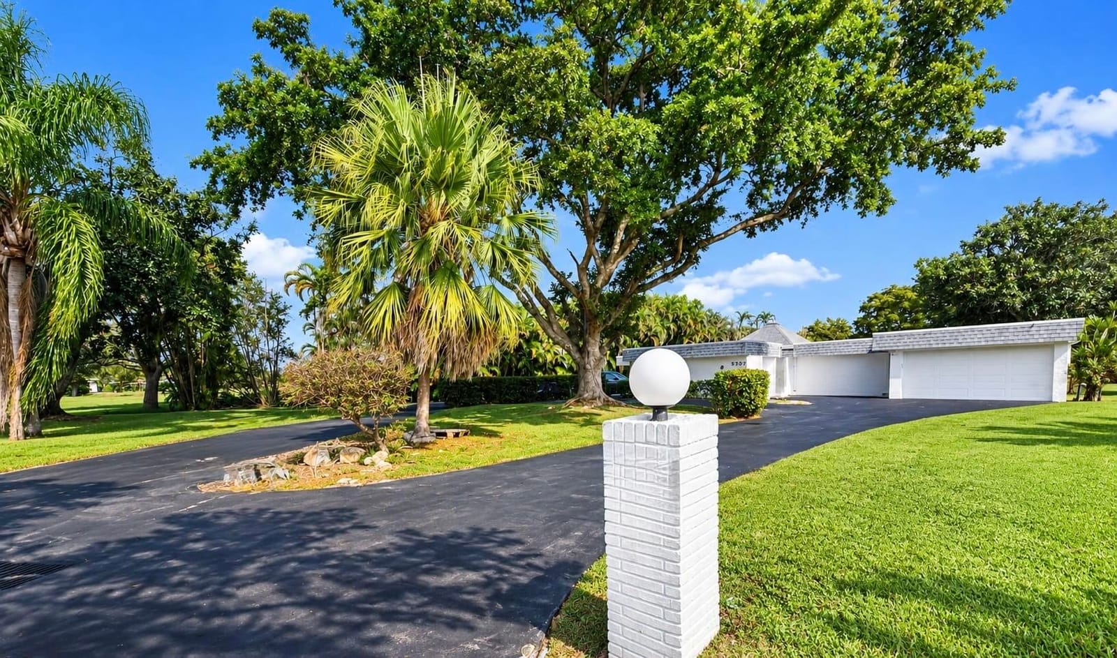 5707 WHITE HICKORY Circle, Tamarac, FL 33319 photo 3