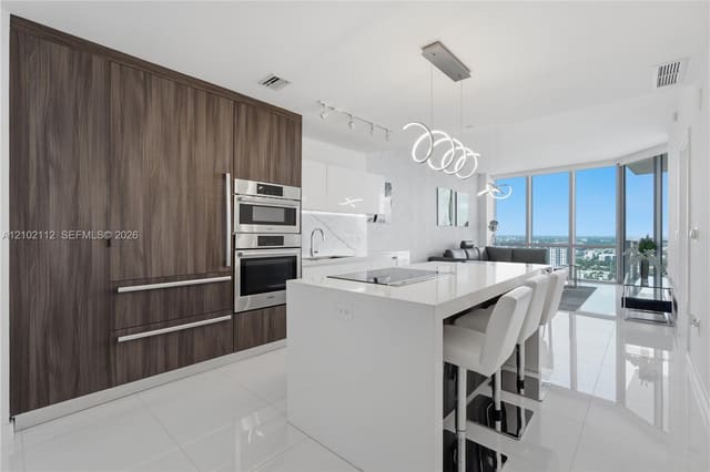 851 NE 1st Avenue 3906, Miami, FL 33132