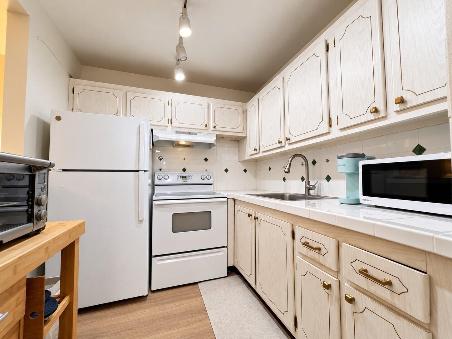 158 CHATHAM H — photo 4