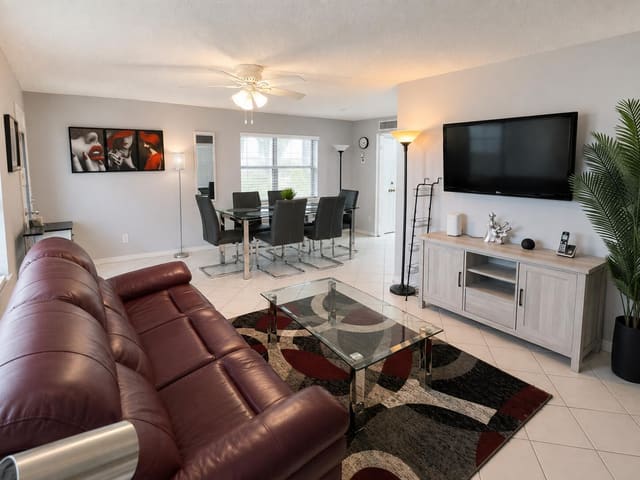 258 Burgundy F, Delray Beach, FL 33484