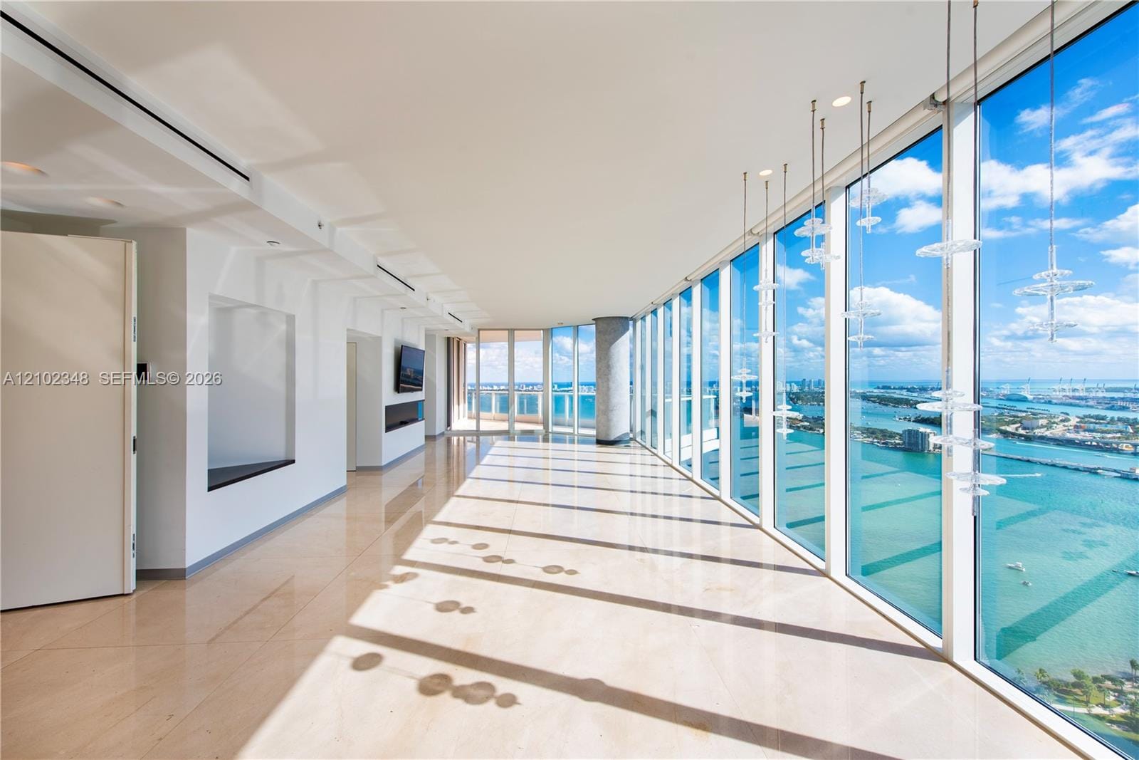 2020 N Bayshore Drive 4502 — photo 4