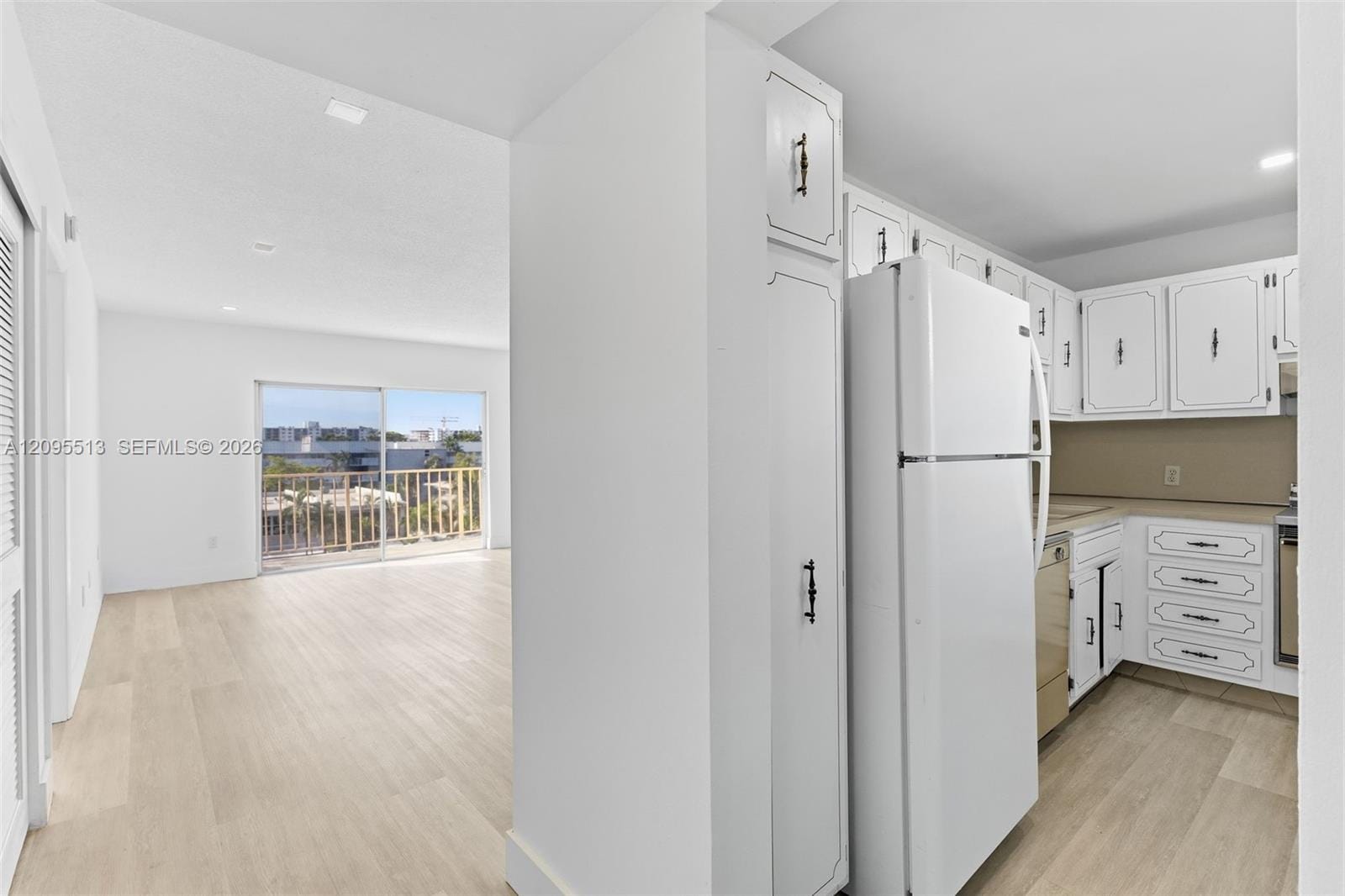 3770 NE 171st Street 402, North Miami Beach, FL 33160 photo 4