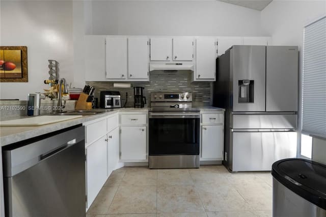 2720 S Oakland Forest Drive 1004, Oakland Park, FL 33309