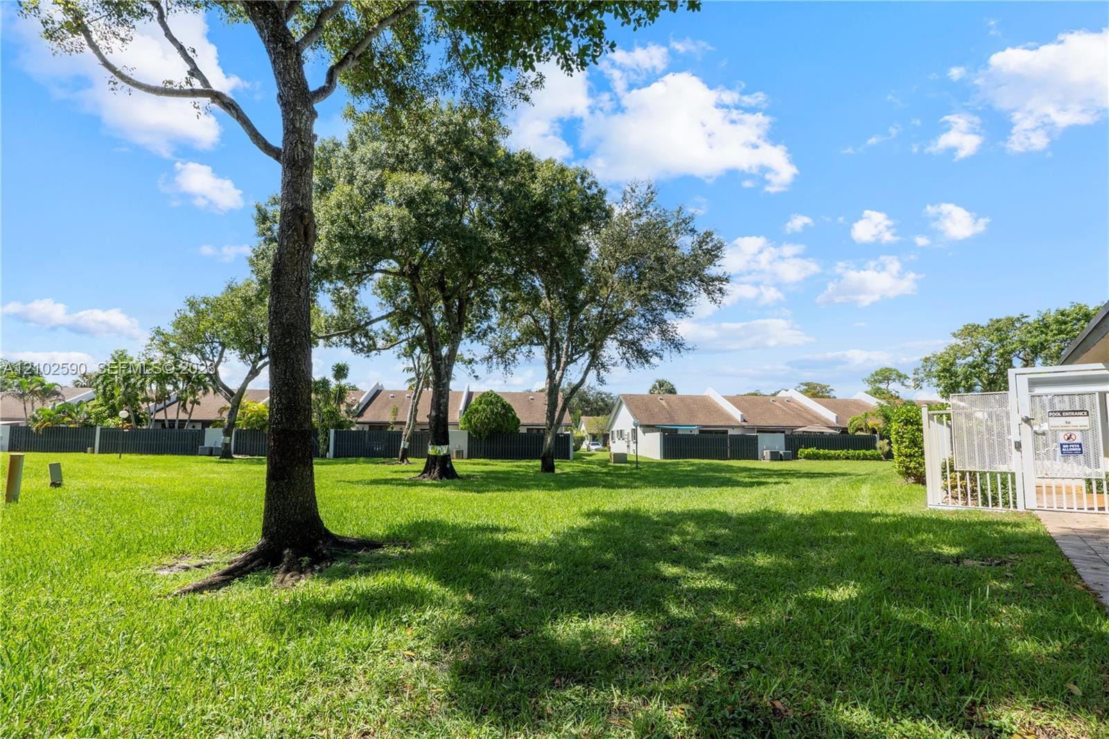 2720 S Oakland Forest Drive 1004, Oakland Park, FL 33309 photo 14