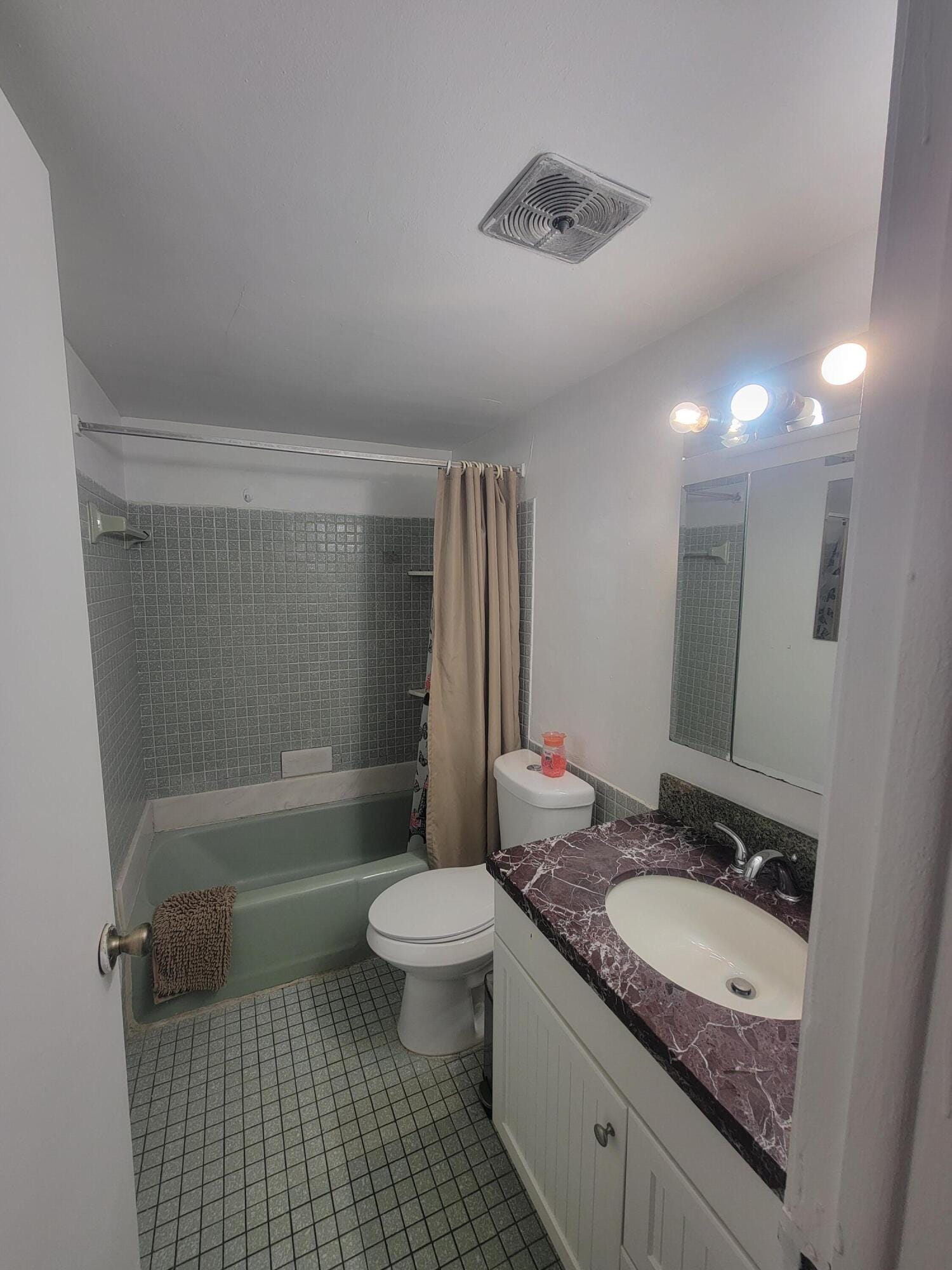 29 E SHERIDAN Street 107, Dania Beach, FL 33004 photo 11