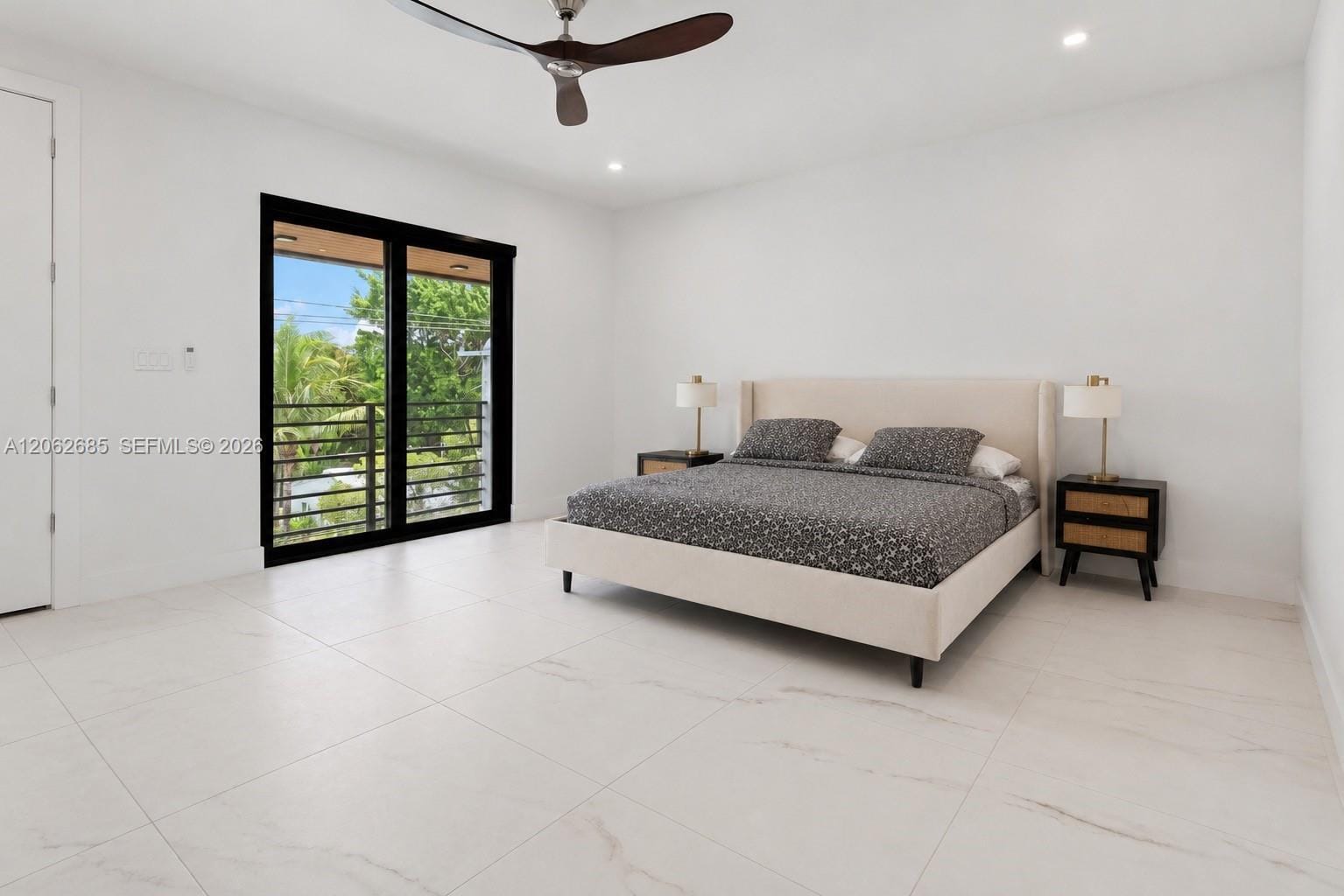 1054 N VICTORIA PARK Road, Fort Lauderdale, FL 33304 photo 13