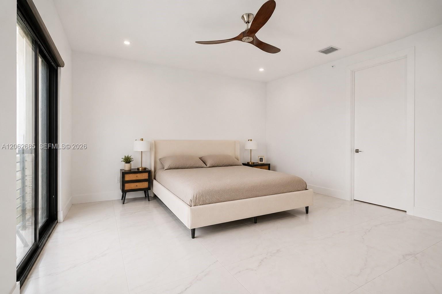 1054 N VICTORIA PARK Road, Fort Lauderdale, FL 33304 photo 15