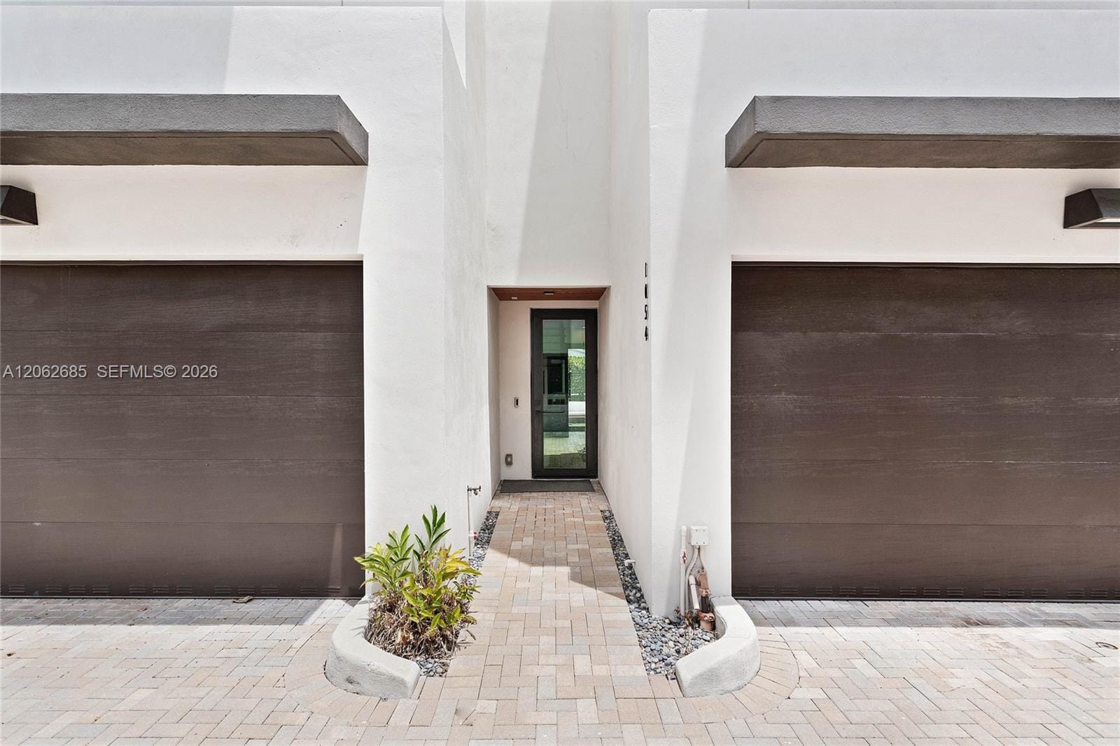 1054 N VICTORIA PARK Road, Fort Lauderdale, FL 33304 photo 18