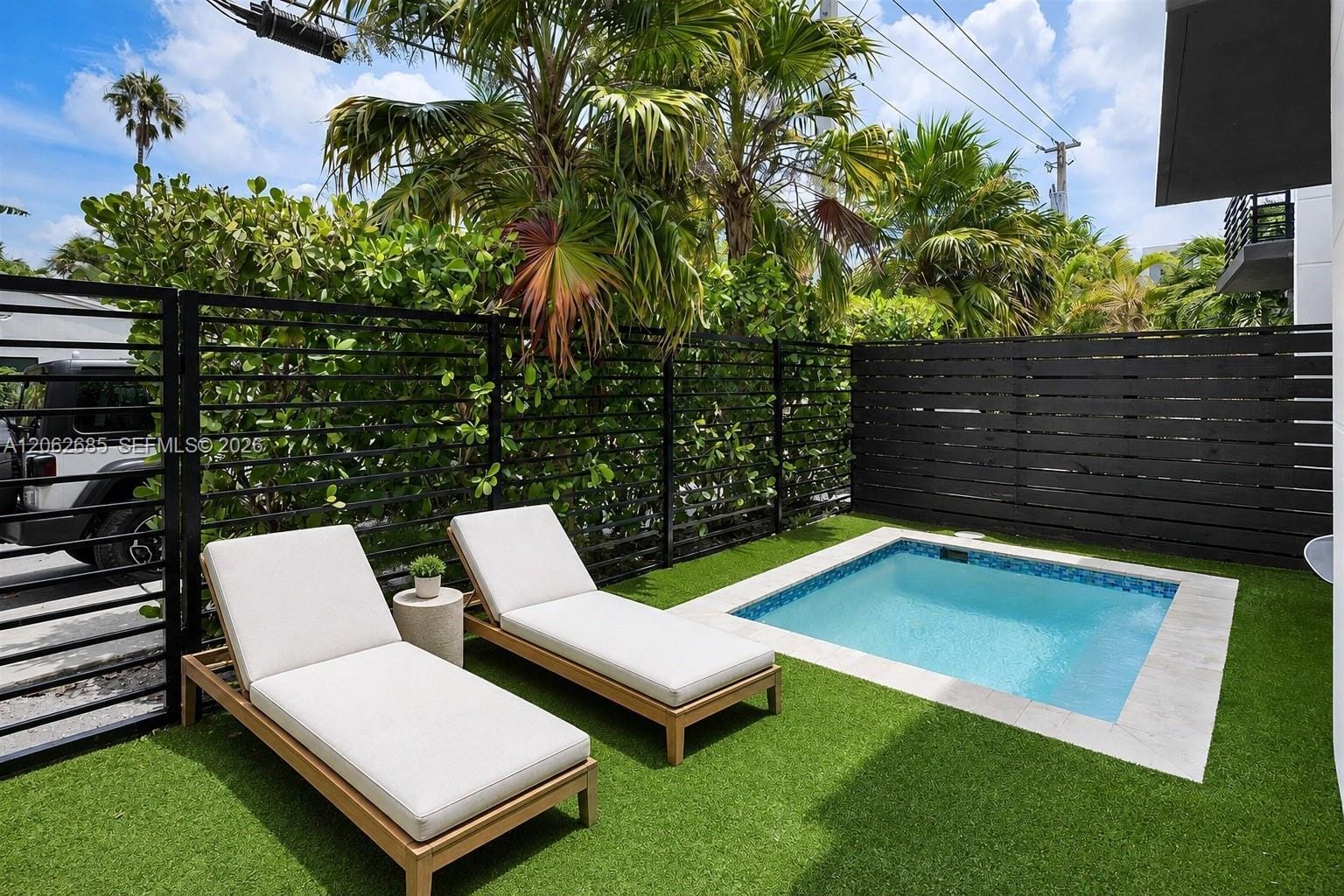 1054 N VICTORIA PARK Road, Fort Lauderdale, FL 33304 photo 4