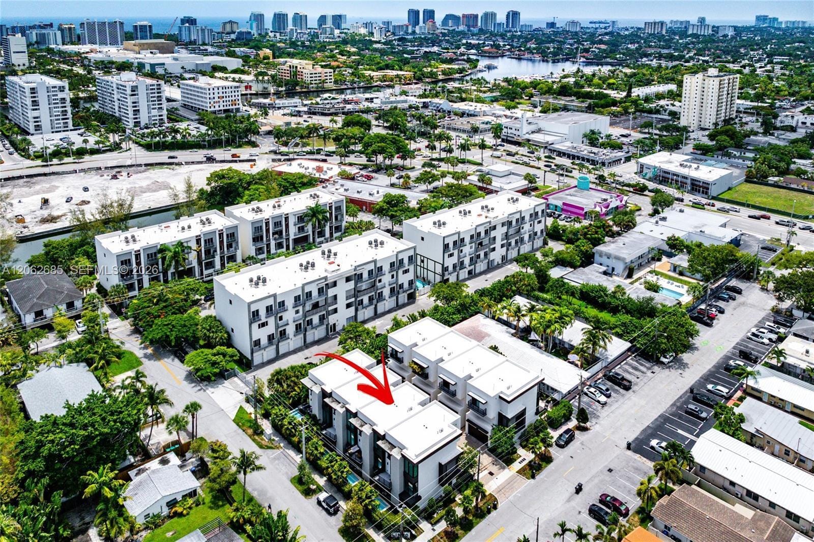 1054 N VICTORIA PARK Road, Fort Lauderdale, FL 33304 photo 5