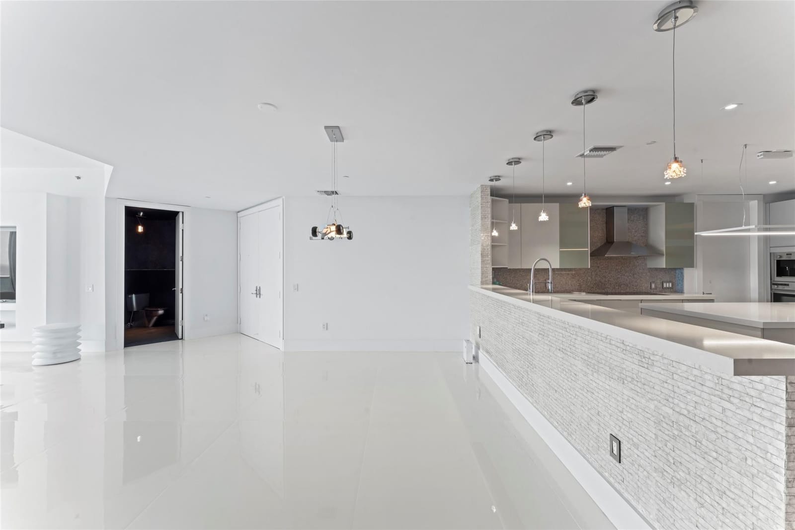 5959 COLLINS Avenue 1203, Miami Beach, FL 33140 photo 9