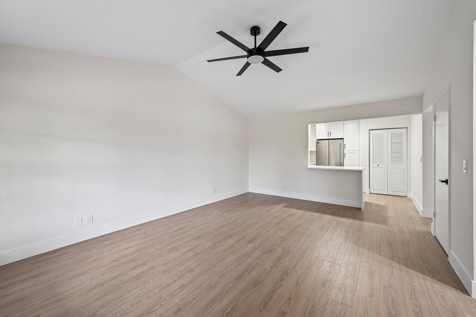 9095 SE Hobe Ridge Avenue — photo 2