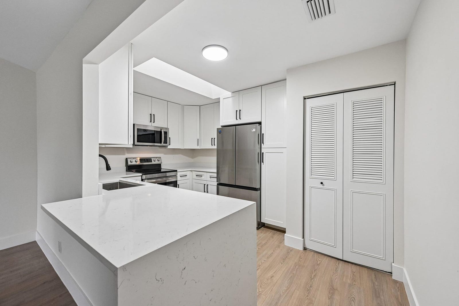 9095 SE Hobe Ridge Avenue — photo 5