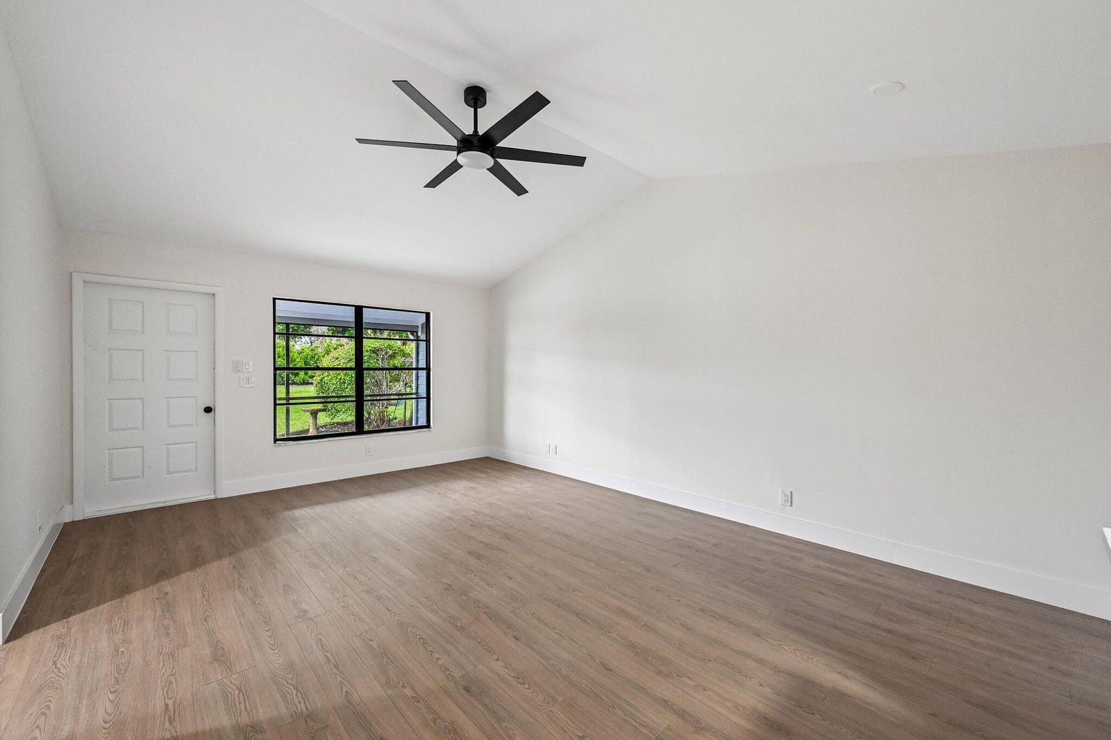 9095 SE Hobe Ridge Avenue — photo 8